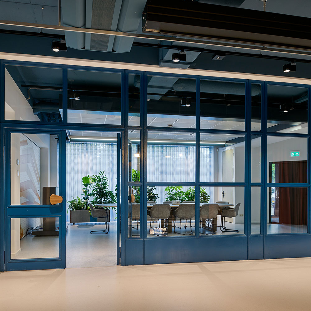 Glazen scheidingswand